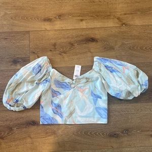 NWT Abercrombie Puff Sleeve Ring Top